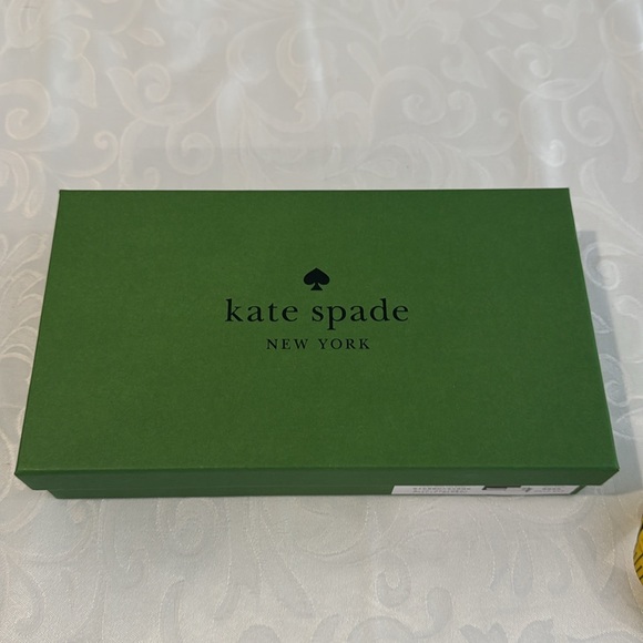 ♠️ Kate spade colorblock continental wallet with removable card wallet. - Picture 14 of 14